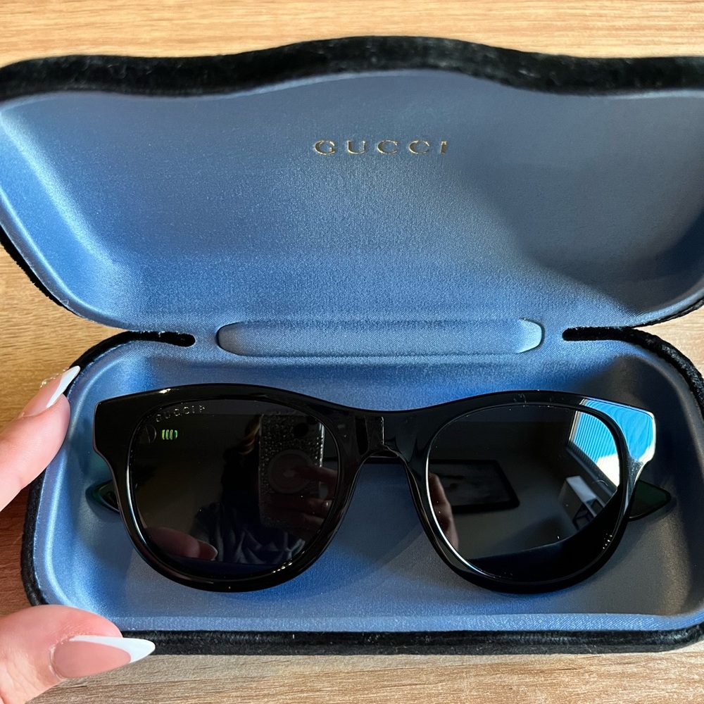 Gucci polarized sunglasses unisex